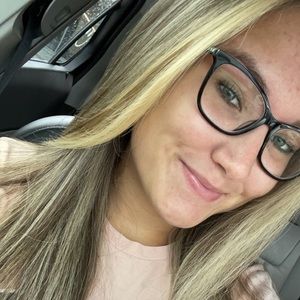 Meet your Posher, Lacey